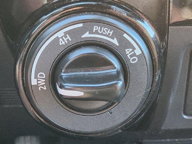 Used 2023 Nissan Titan Platinum Reserve w/ Moonroof Package AWD/4WD image 26