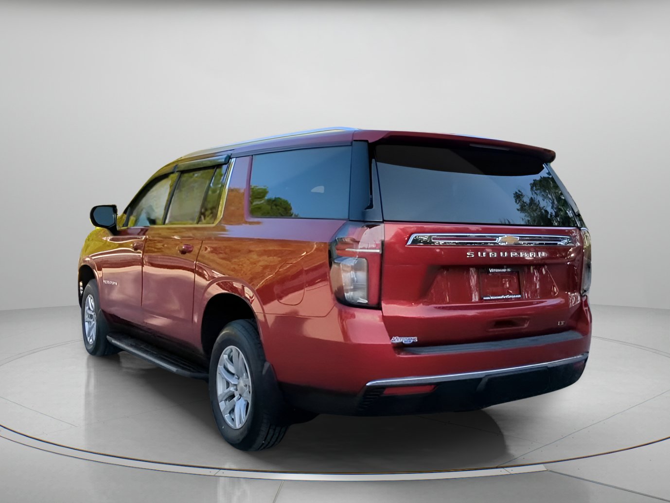 Used 2021 Chevrolet Suburban LT RWD image 21