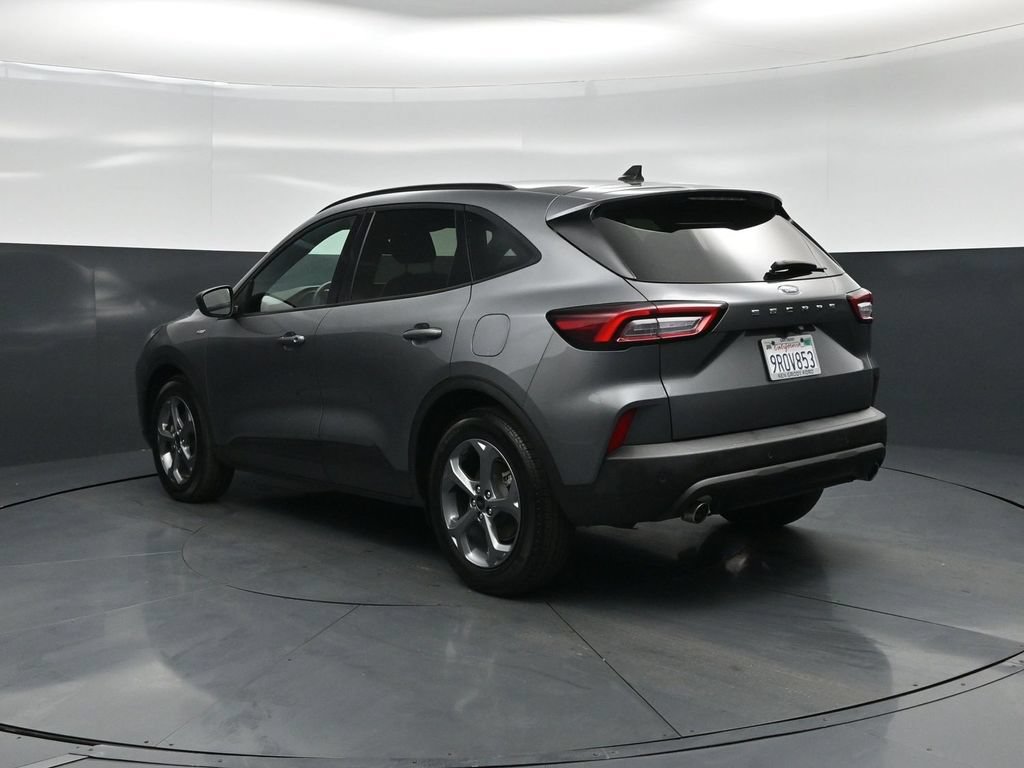Certified 2025 Ford Escape ST-Line w/ Tech Pack #1 FWD image 6