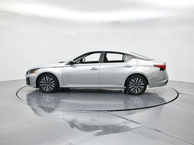 Used 2024 Nissan Altima 2.5 SV image 7