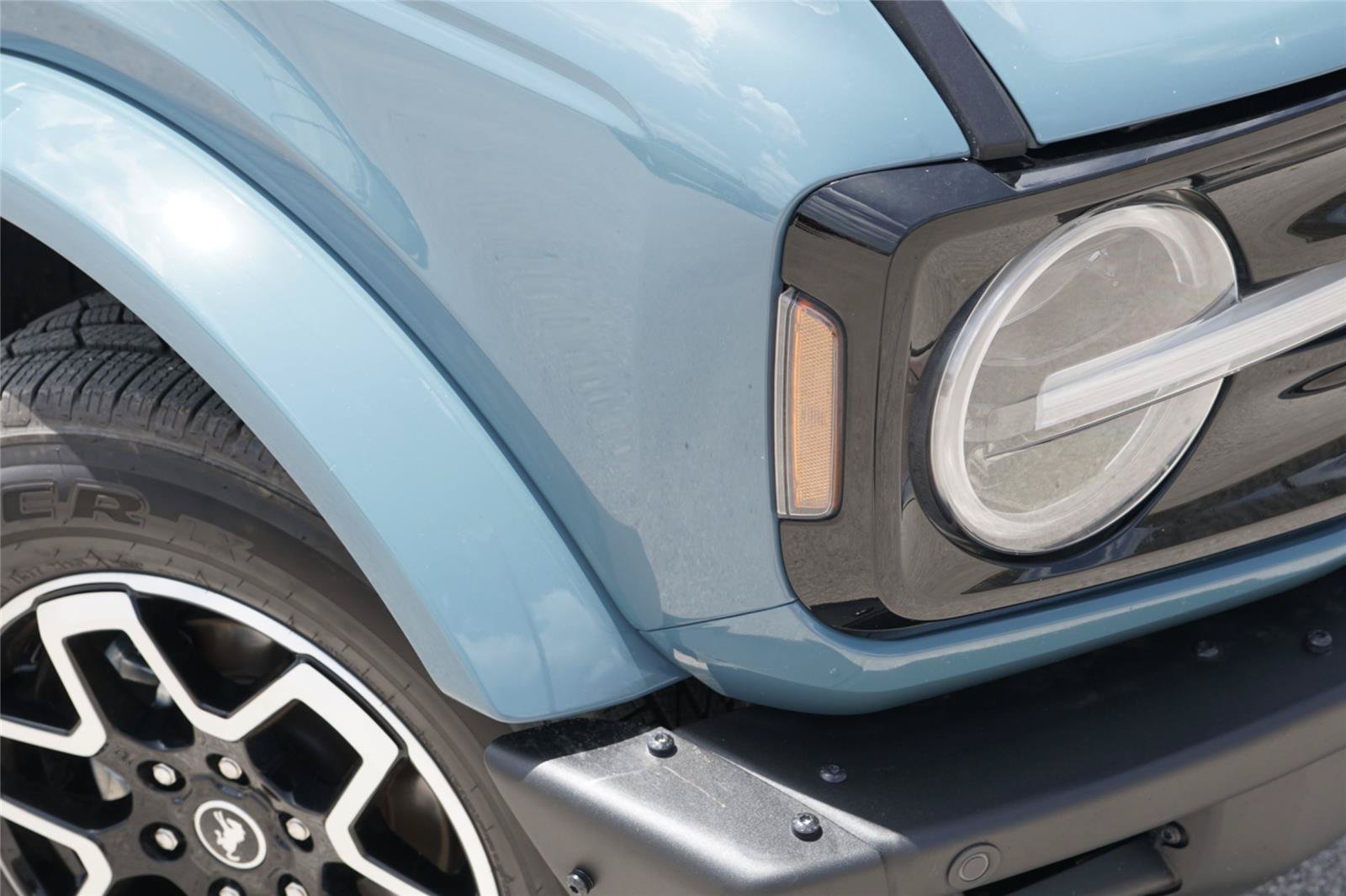 Certified 2022 Ford Bronco Outer Banks AWD/4WD image 3