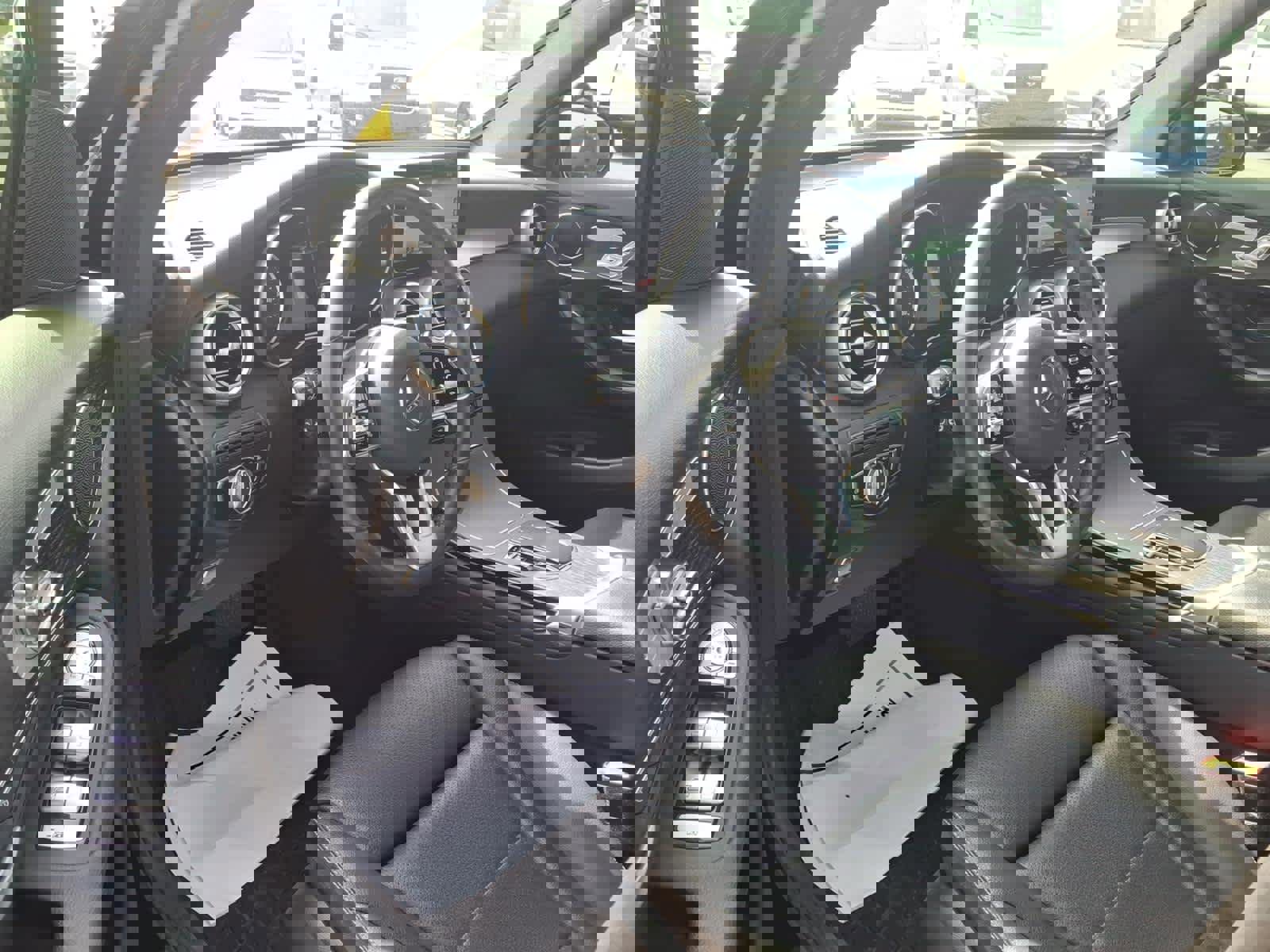 Used 2021 Mercedes-Benz GLC 300 image 6