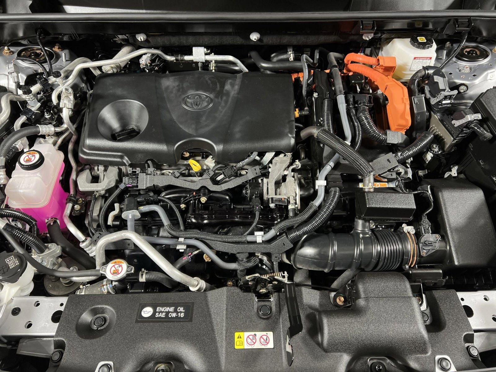 Used 2021 Toyota RAV4 SE w/ Weather & Moonroof Package image 26