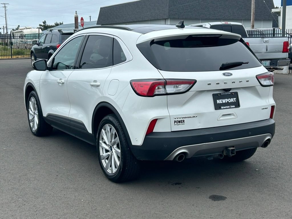 Certified 2022 Ford Escape Titanium w/ Titanium Elite Package AWD/4WD image 9