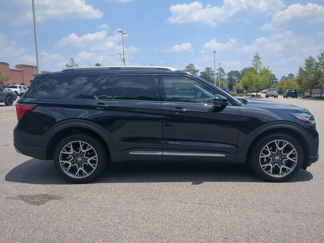 Certified 2025 Ford Explorer Platinum w/ Ultimate Package AWD/4WD image 3