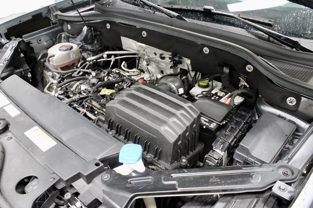 Used 2024 Volkswagen Atlas SE AWD/4WD image 16