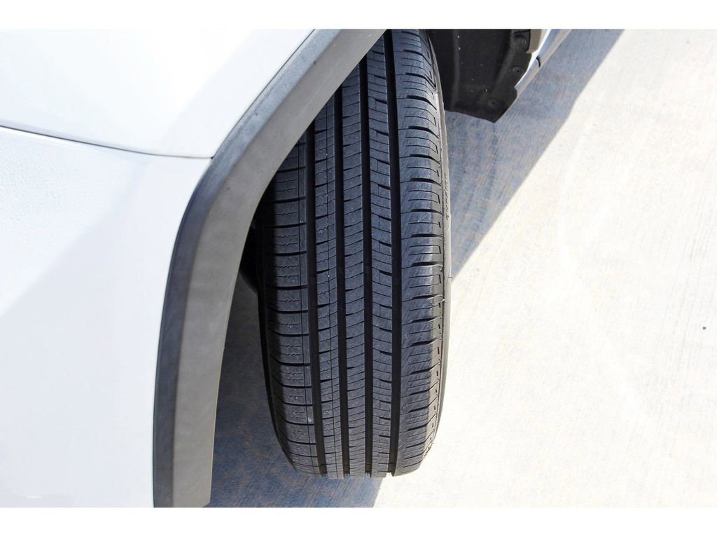 Used 2021 Toyota RAV4 LE FWD image 31