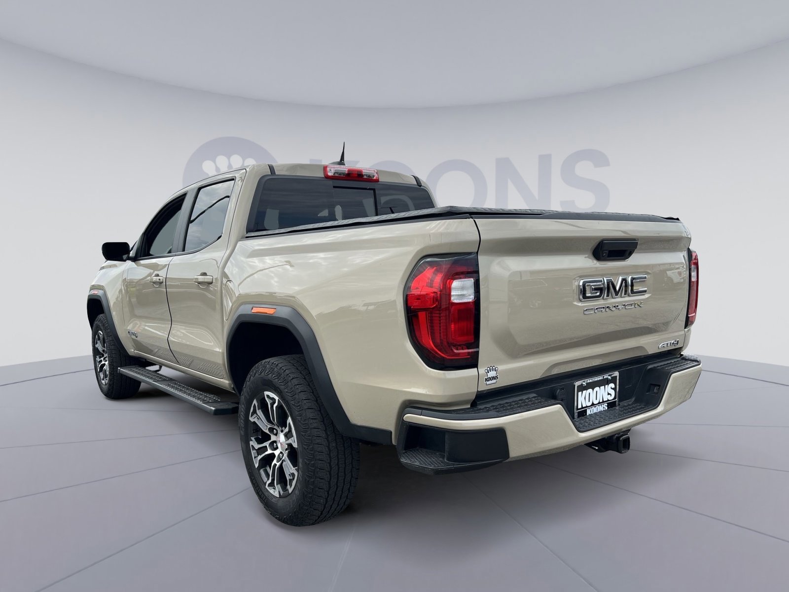 Used 2023 GMC Canyon AT4 image 5
