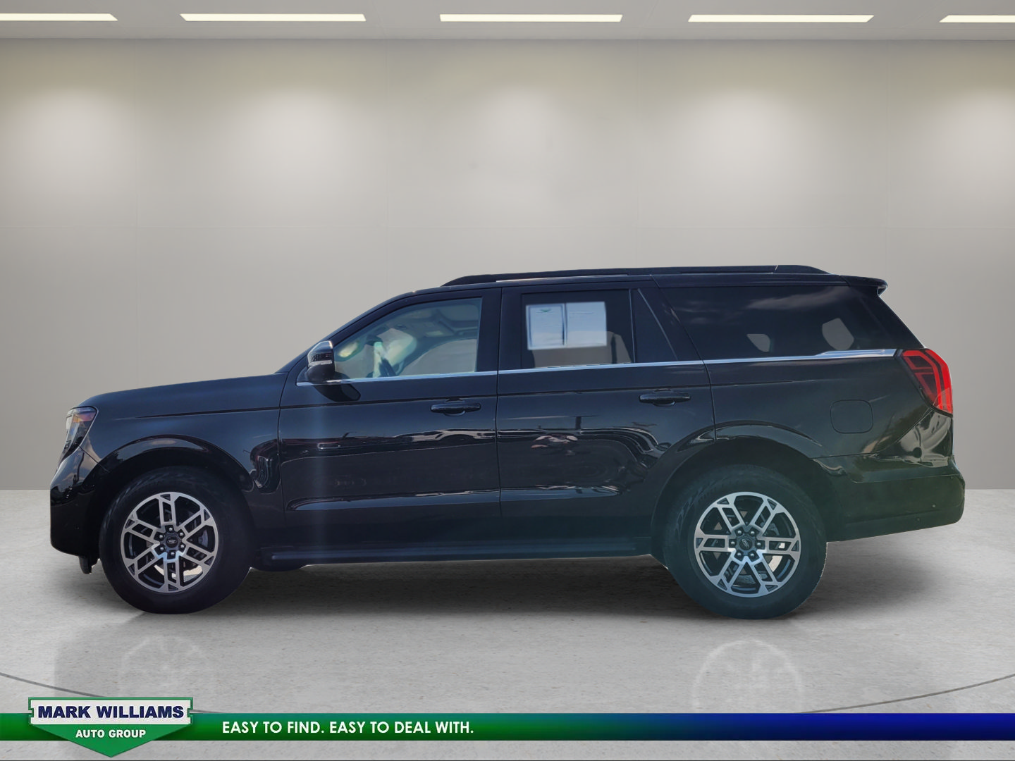 Certified 2025 Ford Expedition Active AWD/4WD image 13