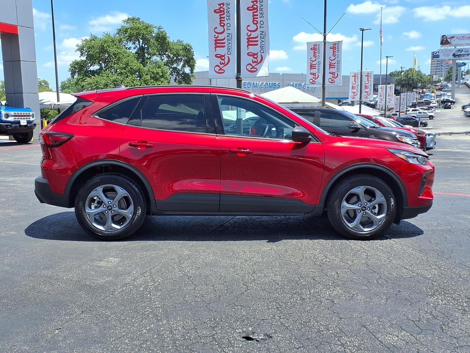 Certified 2025 Ford Escape ST-Line AWD/4WD image 5