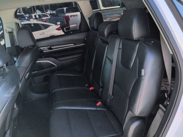 Used 2025 Kia Telluride LX FWD image 13