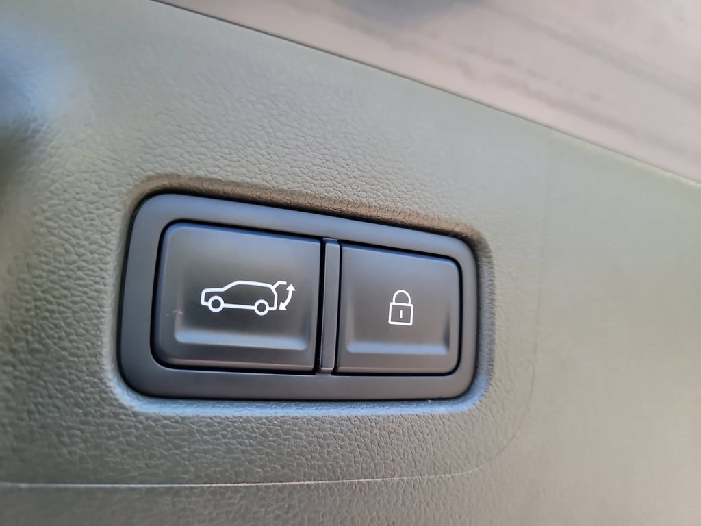 Used 2025 Hyundai Santa Fe Calligraphy FWD image 8