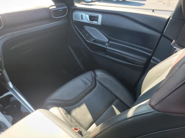 Certified 2022 Ford Explorer Platinum w/ Equipment Group 601A image 21