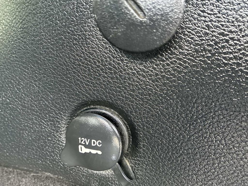 Used 2018 Jeep Grand Cherokee Altitude image 12