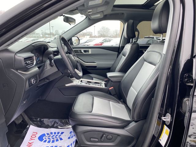 Certified 2023 Ford Explorer XLT w/ Equipment Group 202A image 4