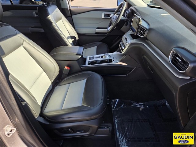 Certified 2023 Ford Explorer XLT w/ Equipment Group 202A image 17