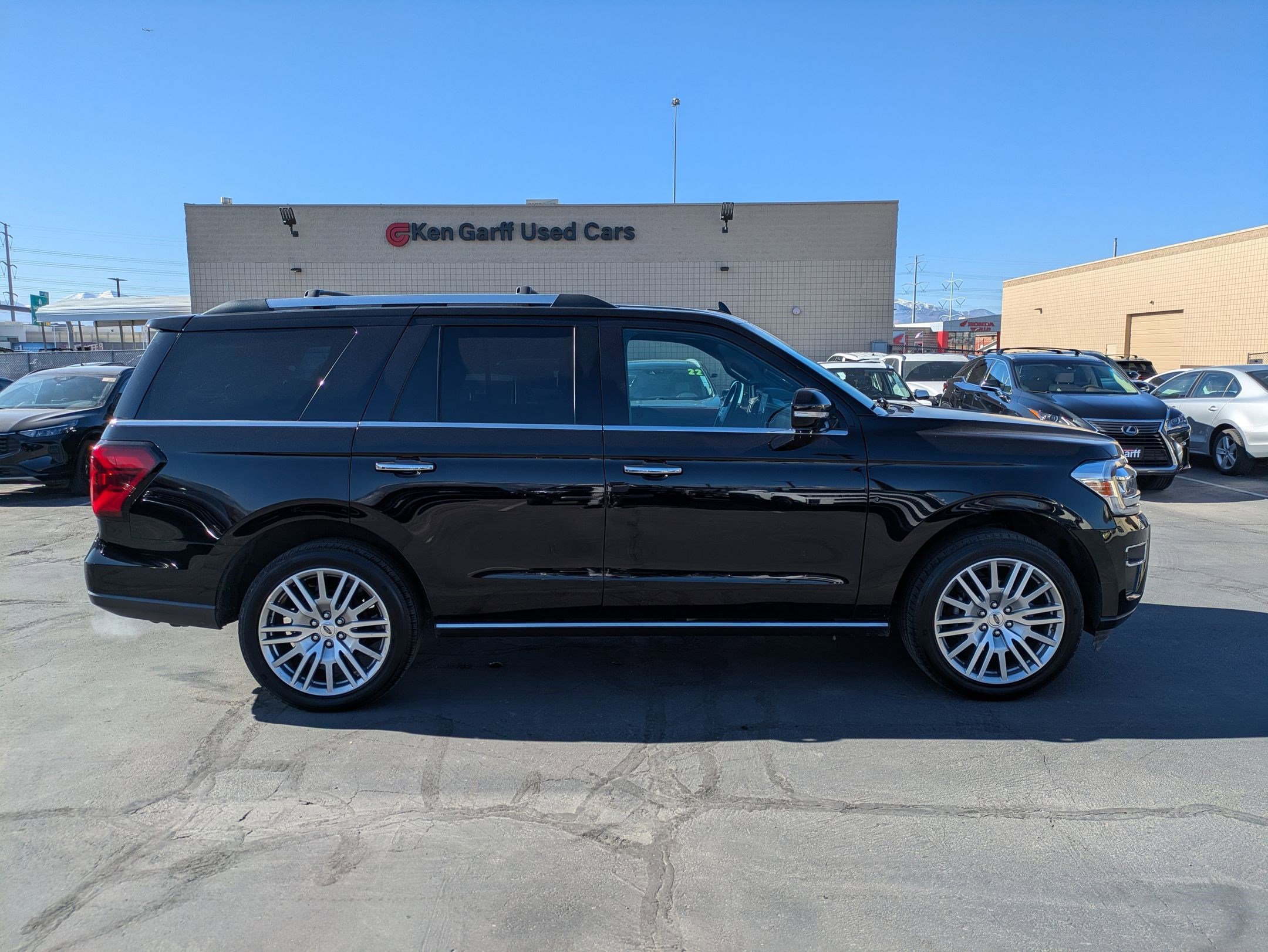 Certified 2024 Ford Expedition Limited image 2