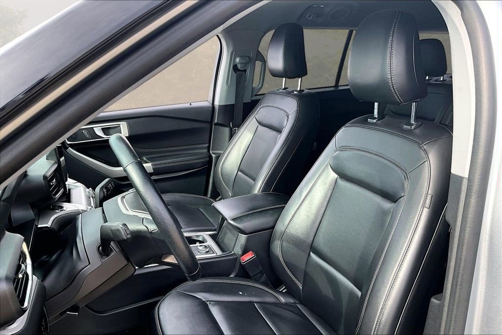 Certified 2023 Ford Explorer XLT w/ Equipment Group 202A image 24