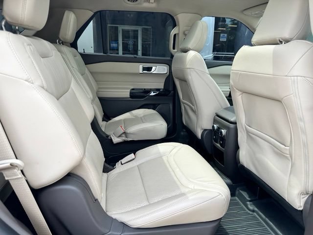 Certified 2021 Ford Explorer Platinum w/ Equipment Group 601A AWD/4WD image 49