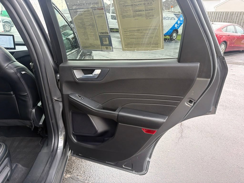 Certified 2024 Ford Escape Platinum AWD/4WD image 50