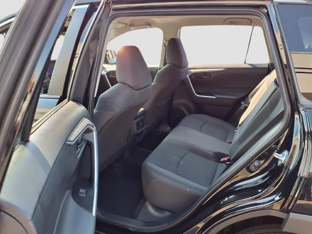 Used 2025 Toyota RAV4 LE AWD/4WD image 29