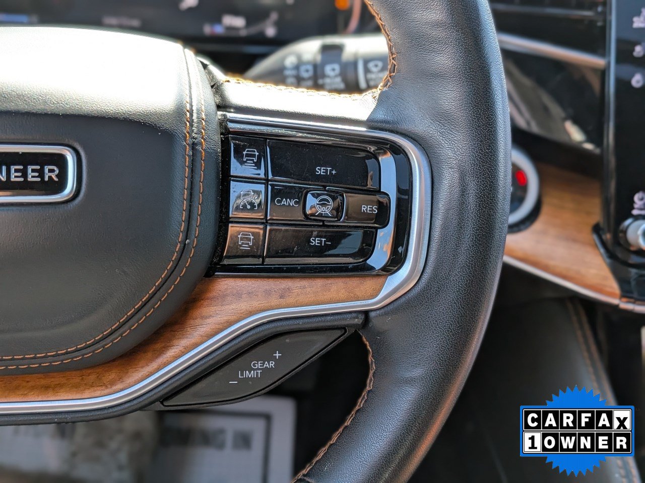 Used 2024 Jeep Grand Wagoneer L Series III AWD/4WD image 34