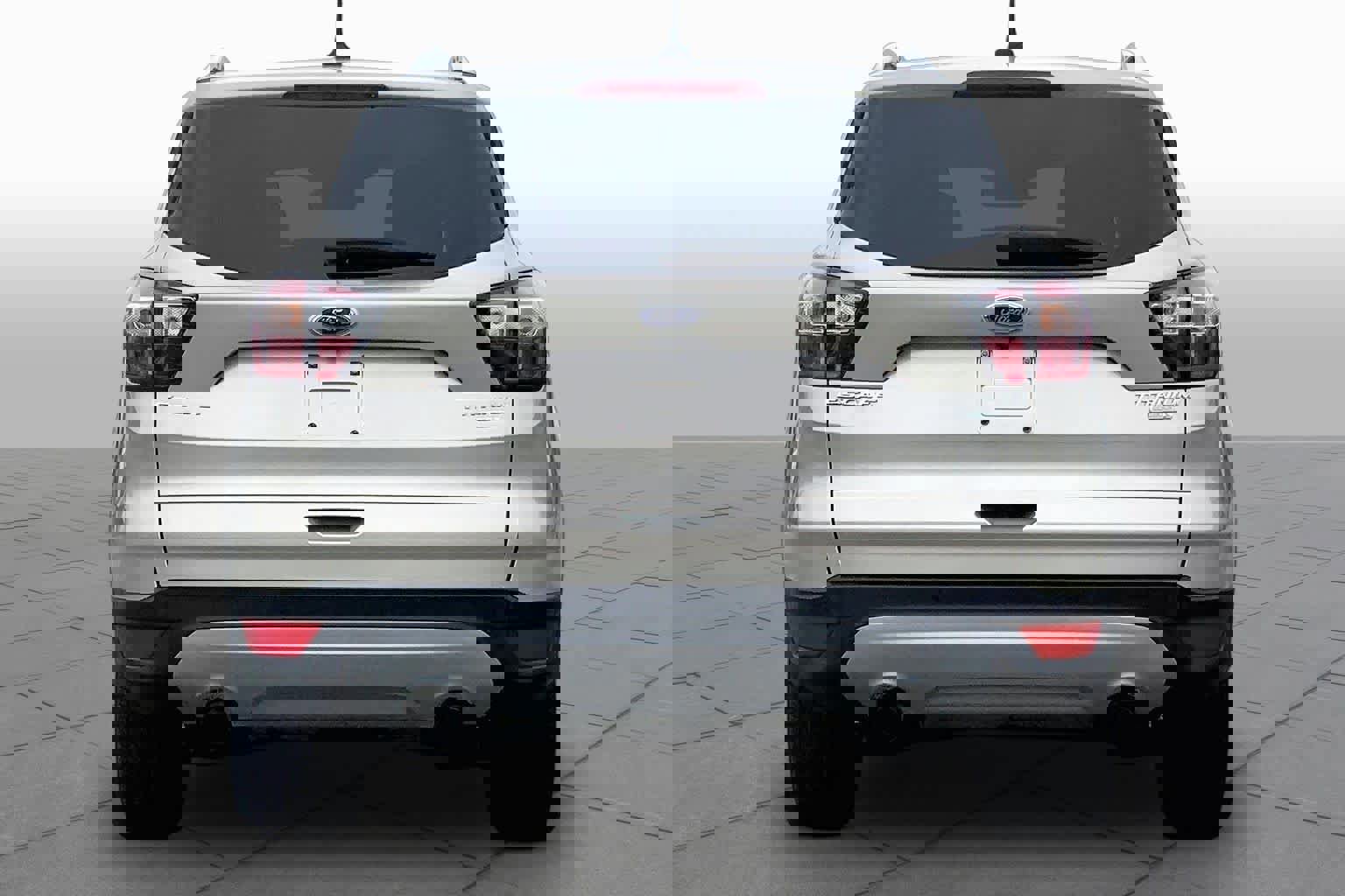 Certified 2018 Ford Escape SE w/ Ford Safe & Smart Package AWD/4WD image 3