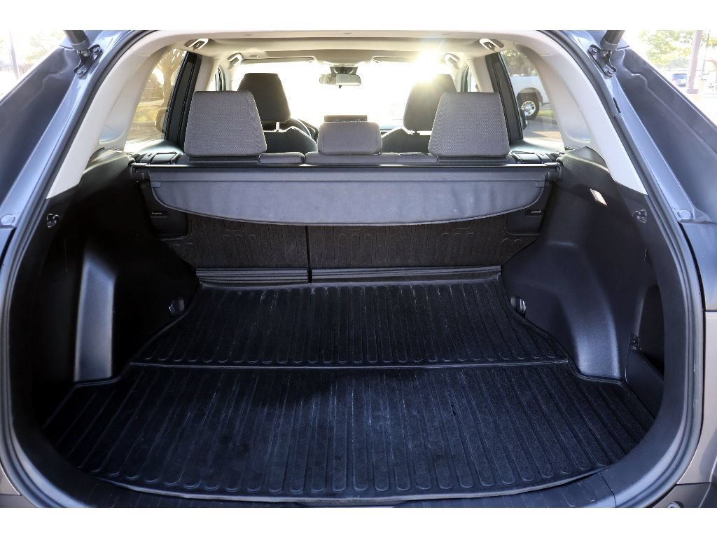 Used 2023 Toyota RAV4 XLE w/ Convenience Package FWD image 18