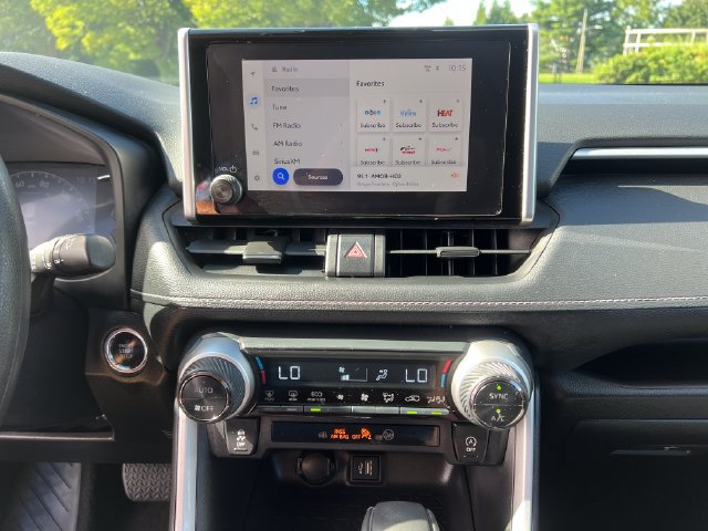 Used 2025 Toyota RAV4 XLE AWD/4WD image 22