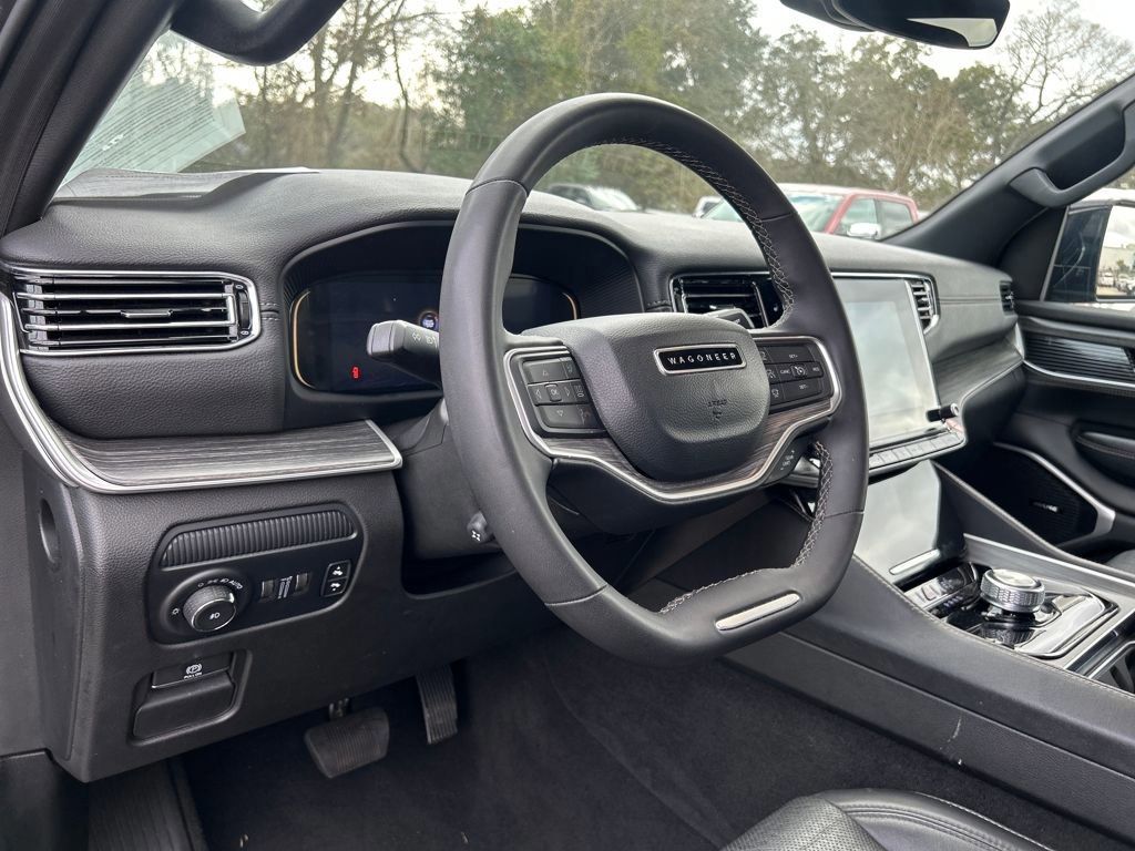 Used 2024 Jeep Wagoneer L Series II image 10