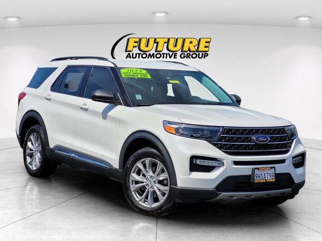 Certified 2023 Ford Explorer XLT w/ Equipment Group 202A AWD/4WD image 1