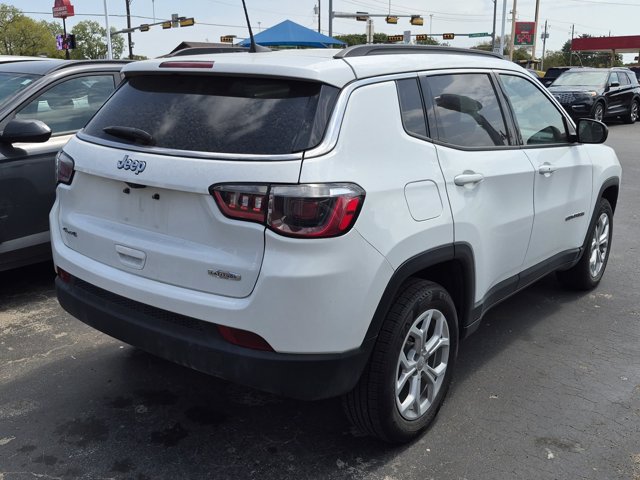 Used 2024 Jeep Compass Latitude AWD/4WD image 9