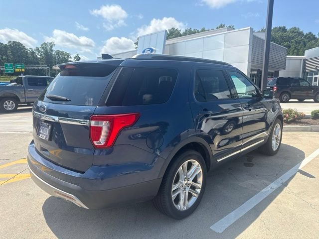 Certified 2017 Ford Explorer XLT w/ Equipment Group 202A FWD image 9