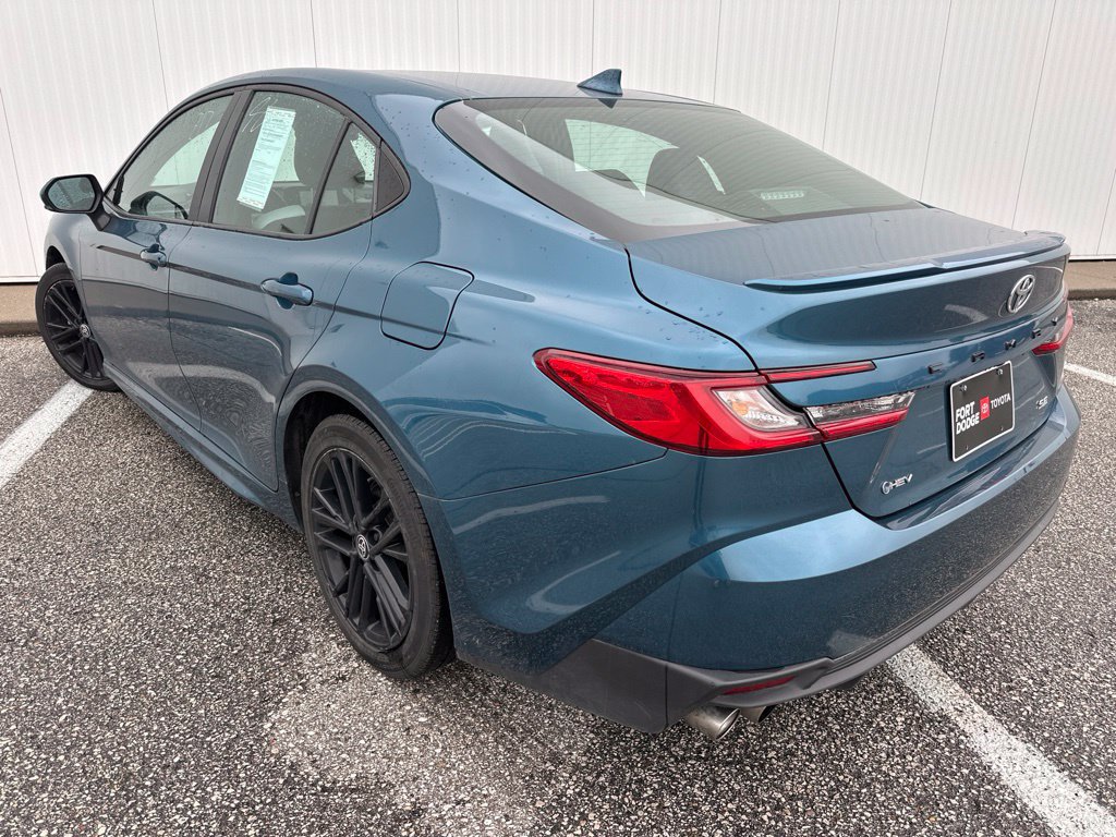 Used 2025 Toyota Camry SE FWD image 5