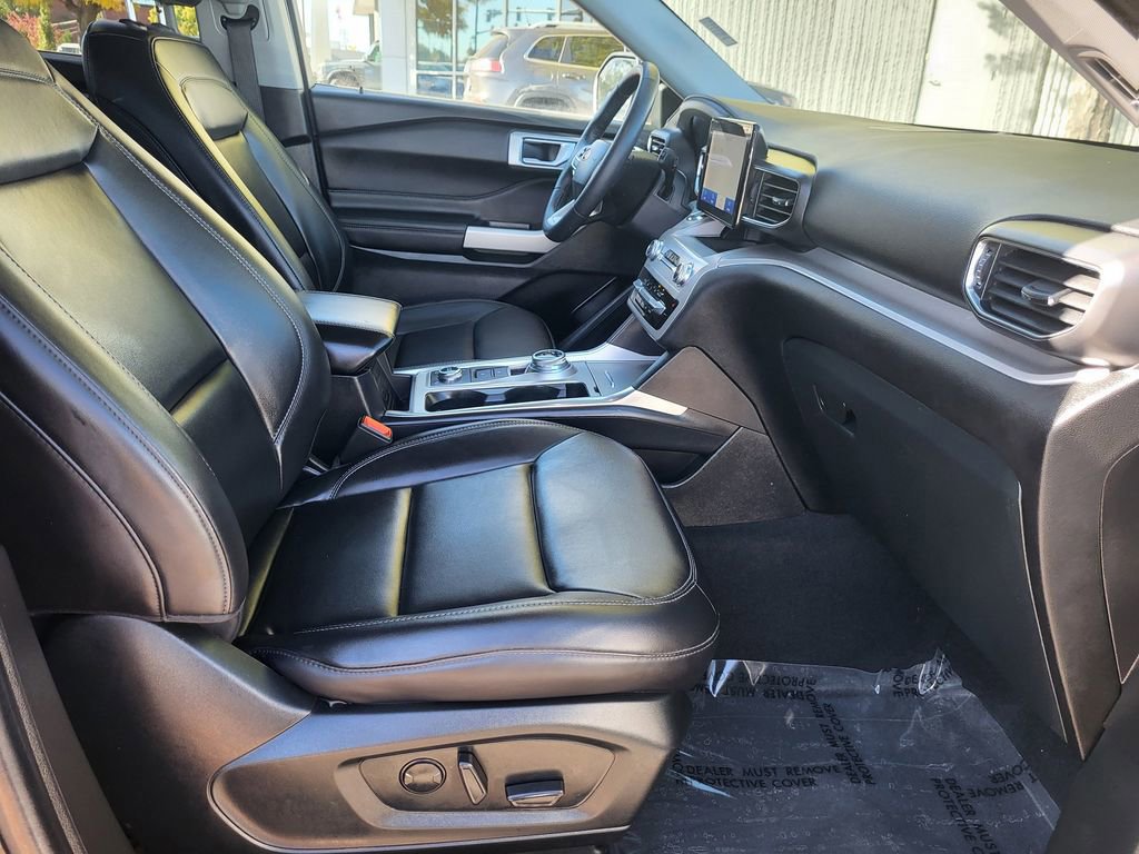 Certified 2023 Ford Explorer XLT w/ Equipment Group 202A image 22