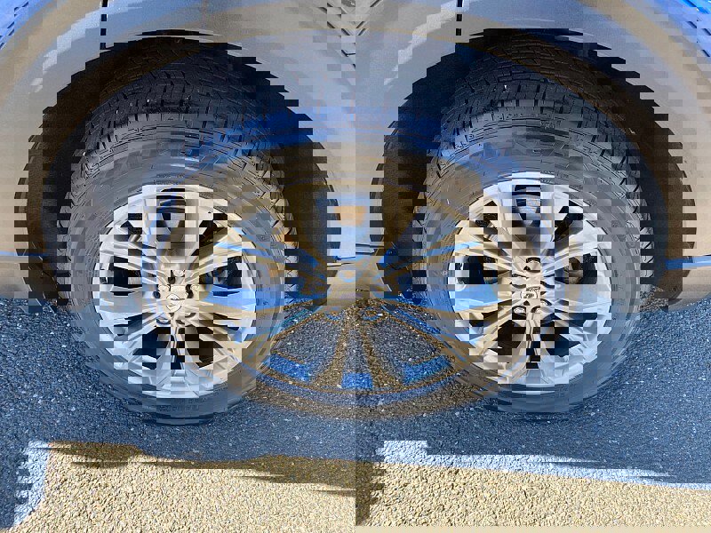 Certified 2021 Ford Explorer Limited w/ Equipment Group 301A image 17