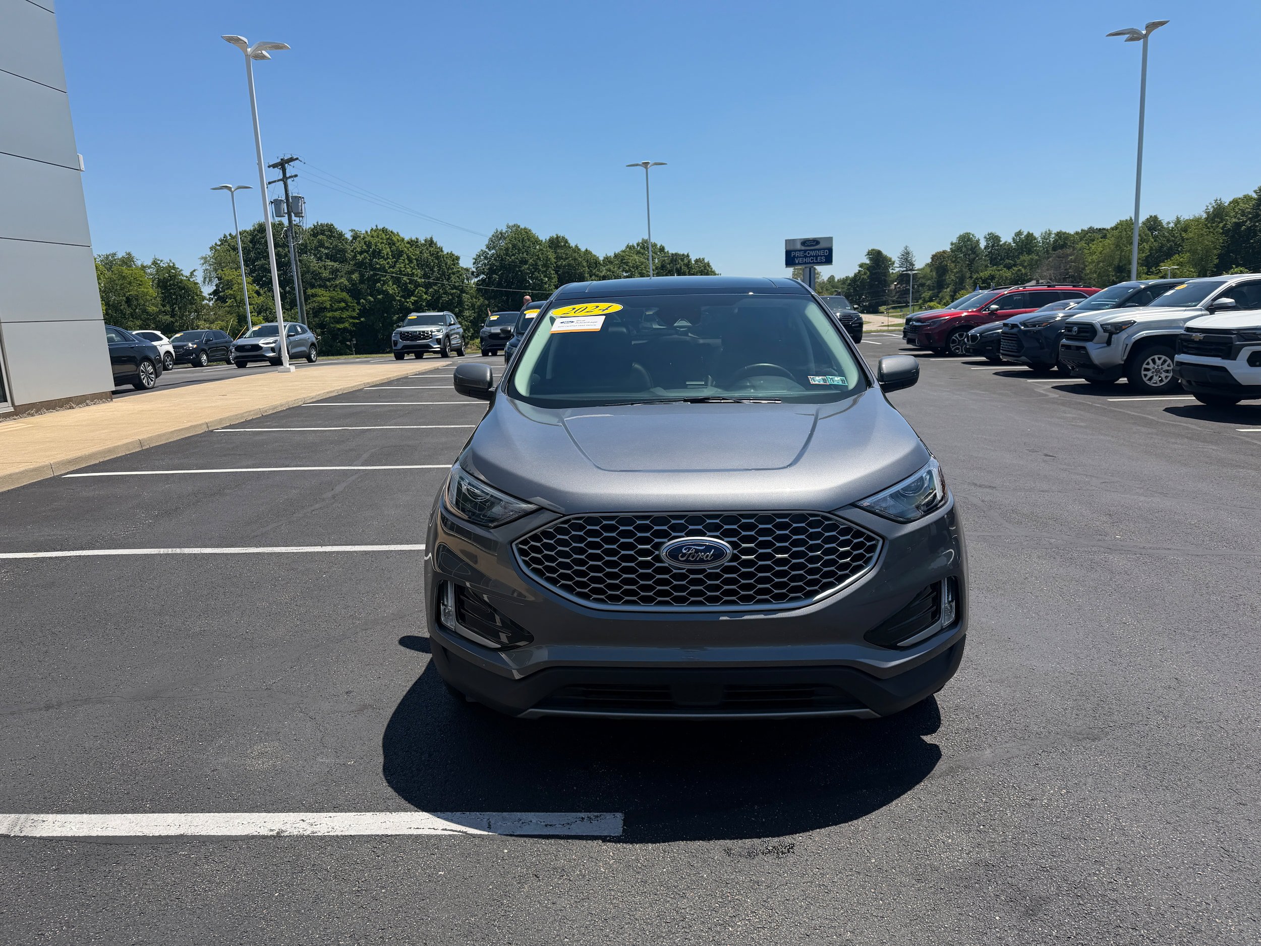 Certified 2024 Ford Edge SEL w/ Convenience Package AWD/4WD image 3