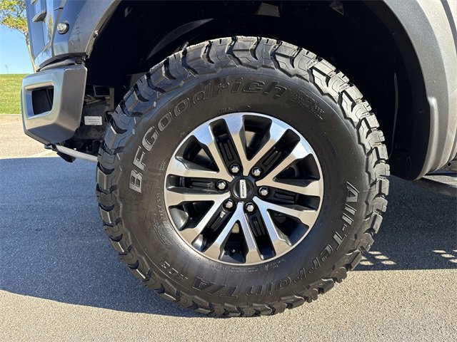 Certified 2020 Ford F150 Raptor w/ Equipment Group 801A Mid image 28
