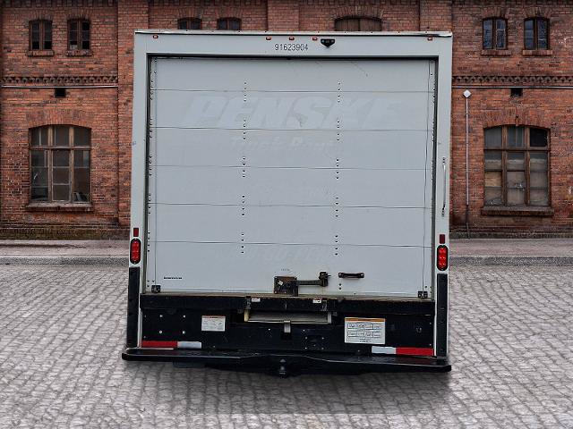 Used 2021 GMC Savana 3500 Extended w/ Power Convenience Package RWD image 5