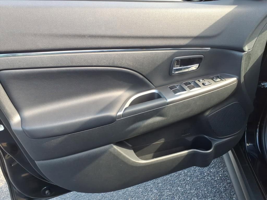 Used 2022 Mitsubishi Outlander Sport SE FWD image 17