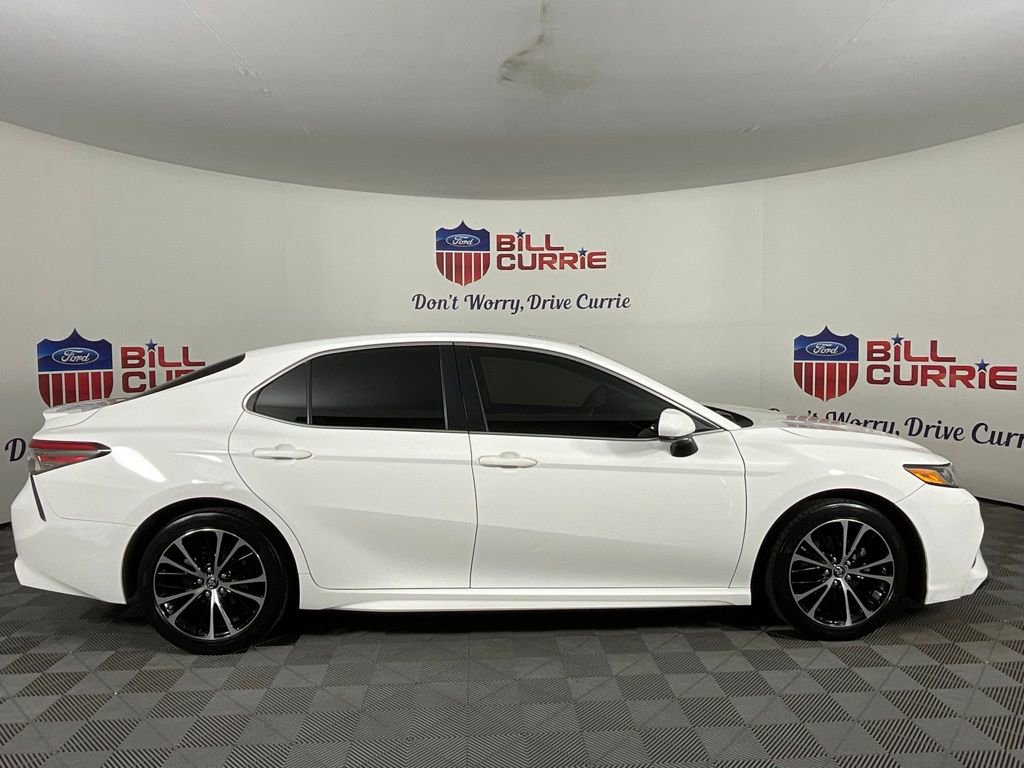 Used 2018 Toyota Camry SE image 6