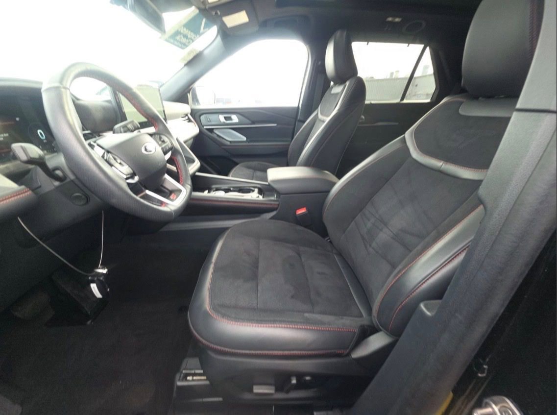 Certified 2025 Ford Explorer ST image 5