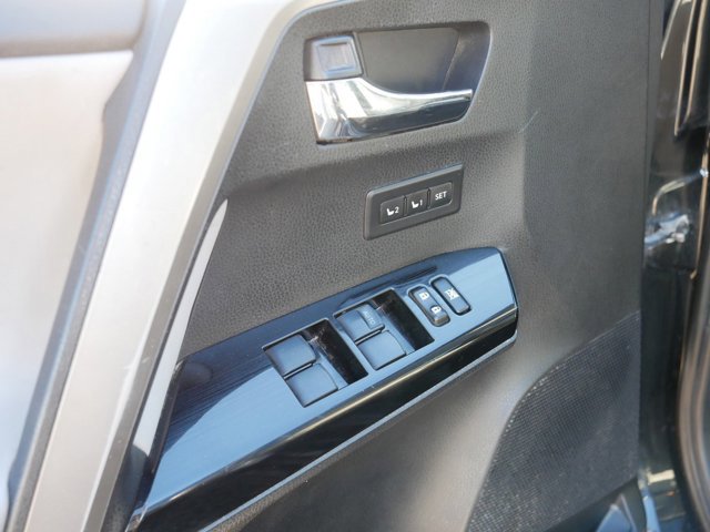 Used 2017 Toyota RAV4 Limited image 15