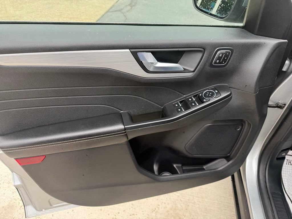 Certified 2024 Ford Escape Platinum AWD/4WD image 24