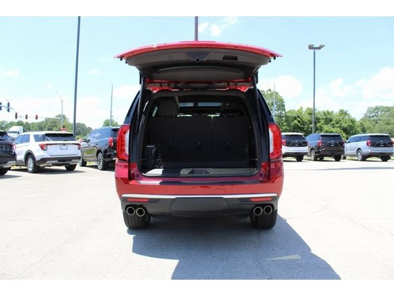 Used 2024 GMC Yukon Denali w/ Advanced Technology Package AWD/4WD image 15