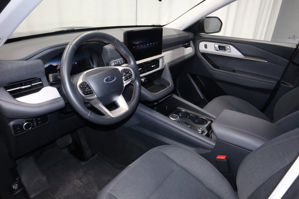 Certified 2025 Ford Explorer Active image 25