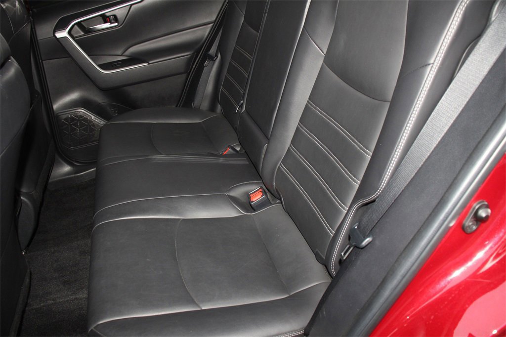 Used 2022 Toyota RAV4 XLE Premium image 22