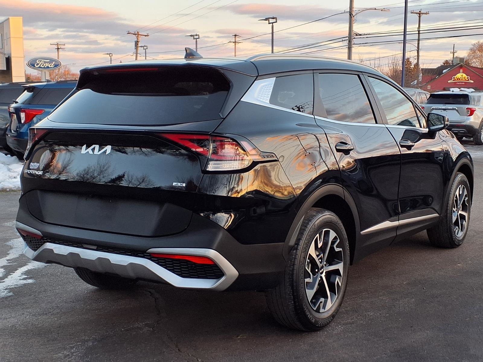 Used 2023 Kia Sportage EX image 5