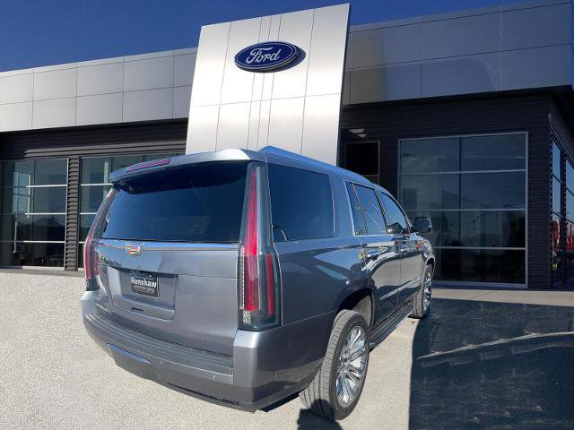 Used 2020 Cadillac Escalade Luxury w/ LPO, Radiant Package image 3