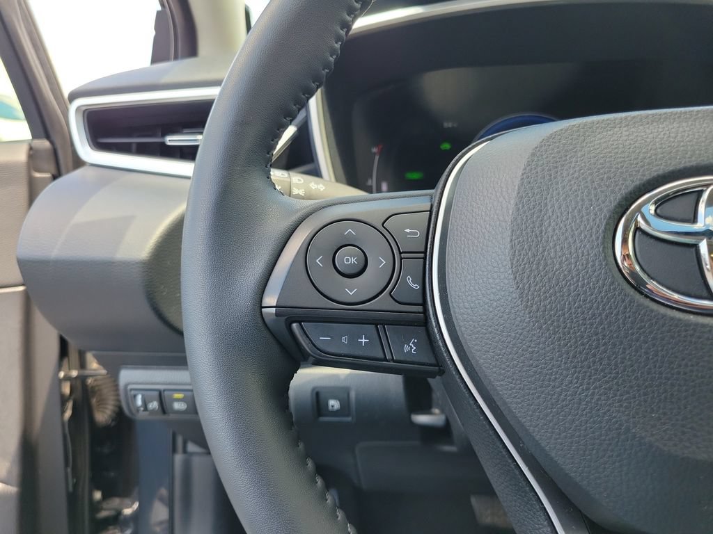 Used 2025 Toyota Corolla XLE FWD image 24